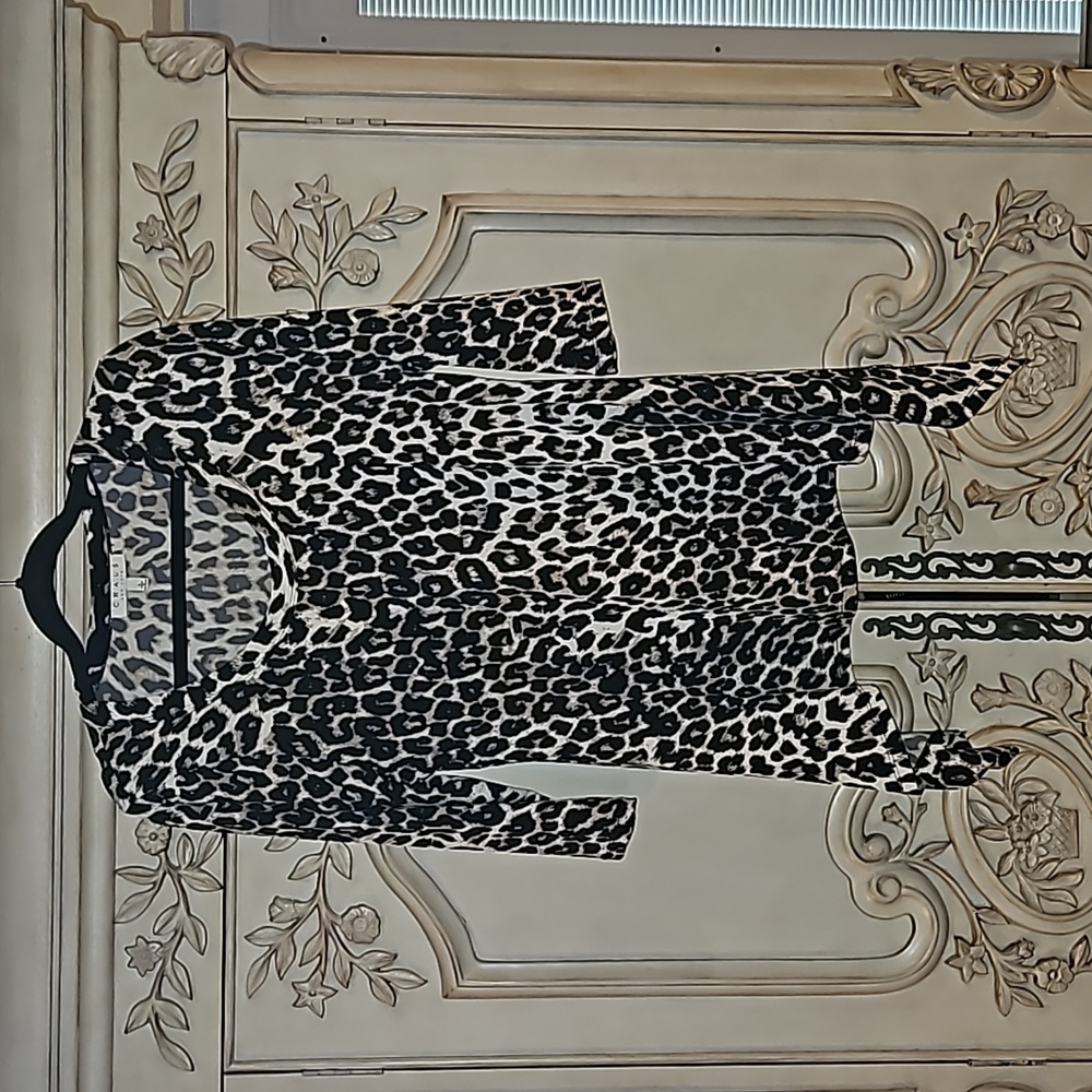 Like new Chaus blouse size Large